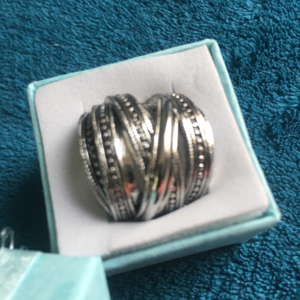 Silver ring - Picture 3 of 7